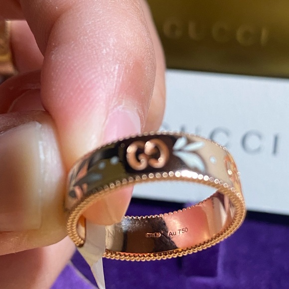 GUCCI ICON BLOOMS 18K PINK/ROSE GOLD WHITE ENAMEL RING - Picture 4 of 8